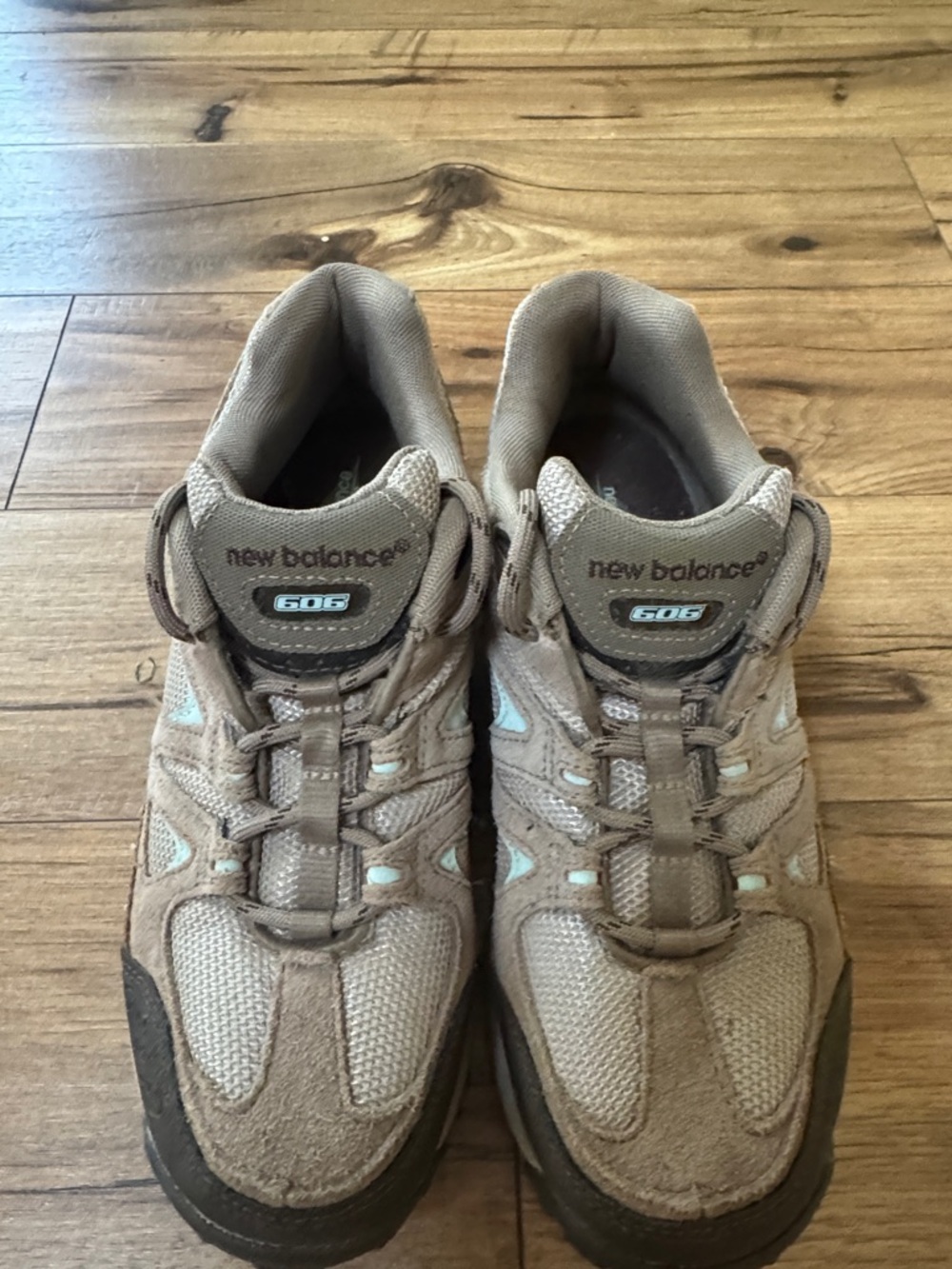 New Balance 606 hiking shoes women’s size 9.5